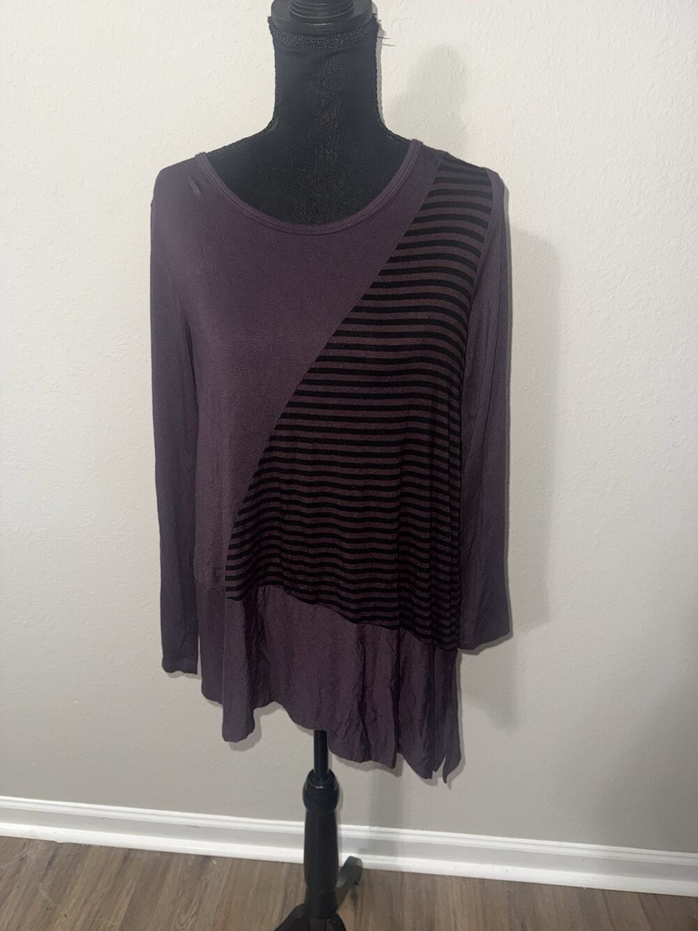 Comfy USA Top Womens Small S Purple Plum Striped Asymmetric Hem Lagenlook Knit